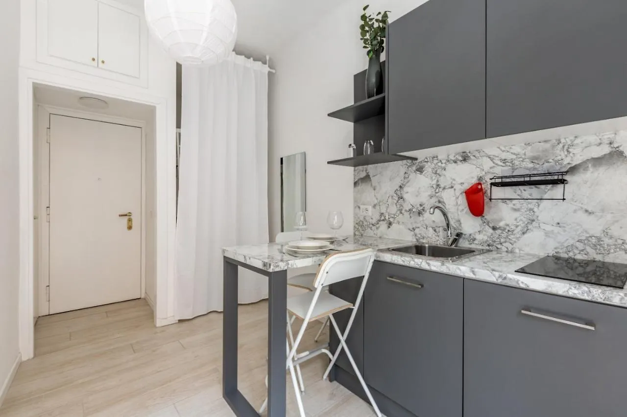 Bright Apt 600Mt From Viale Zara! Milan Apartment